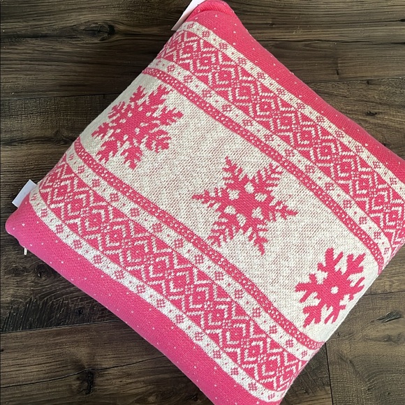 NWT pink snowflake pillow - Picture 5 of 8
